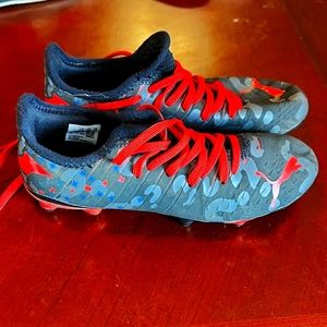 Puma Batman Soccer Cleats boys size 3c gently used